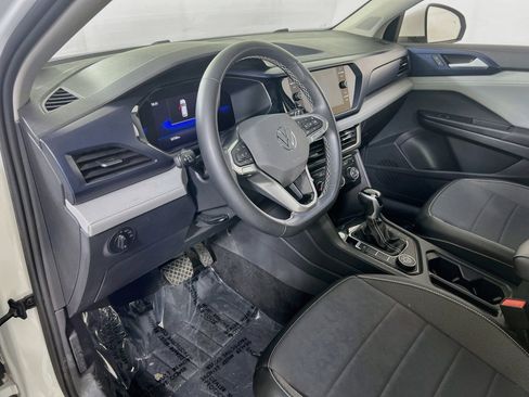 Used 2023 Volkswagen Taos SE image 9