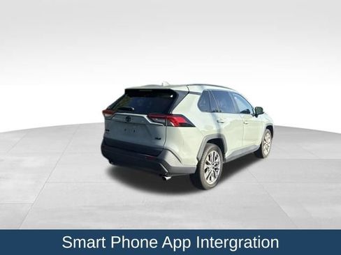 Used 2021 Toyota RAV4 XLE Premium FWD image 9