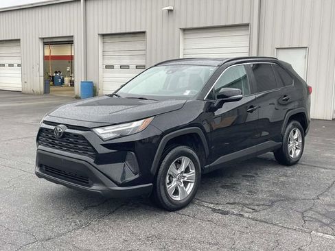 Used 2023 Toyota RAV4 XLE AWD/4WD image 3