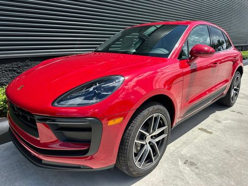 Used 2026 Porsche Macan AWD/4WD image 6