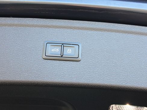 Used 2019 Audi SQ5 Premium Plus w/ Premium Plus Package image 25