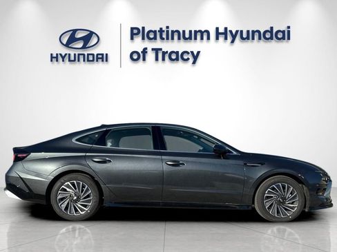 New 2026 Hyundai Sonata Limited FWD image 3
