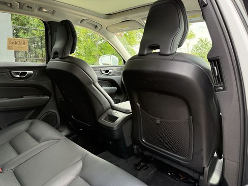Used 2023 Volvo XC60 B5 Plus w/ Climate Package AWD/4WD image 9