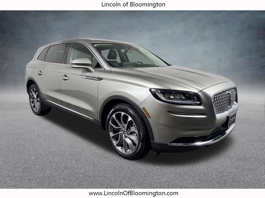 Used 2023 Lincoln Nautilus Reserve AWD/4WD image 9