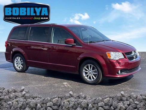 Used 2019 Dodge Grand Caravan SXT w/ Rear Park Assist Package FWD image 2