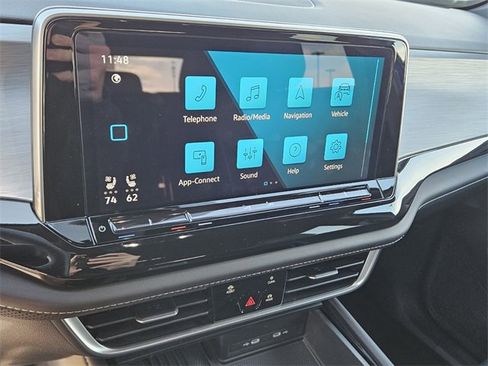 Certified 2025 Volkswagen Atlas Cross Sport SE image 20