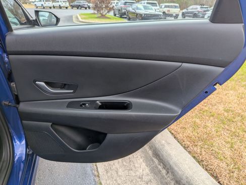 Used 2021 Hyundai Elantra SEL image 29