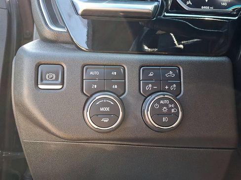 Used 2022 Chevrolet Silverado 1500 High Country w/ Z71 Off-Road Package AWD/4WD image 26