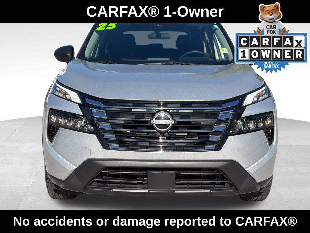 Used 2025 Nissan Rogue S AWD/4WD image 2