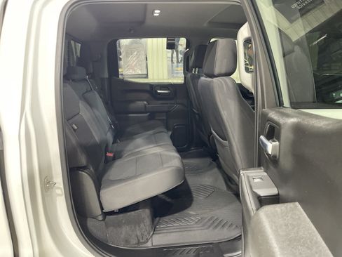 Used 2020 Chevrolet Silverado 1500 LT w/ Convenience Package AWD/4WD image 18