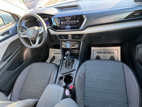 Used 2023 Volkswagen Taos SE image 19