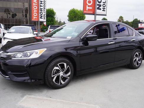 Used 2017 Honda Accord LX image 4