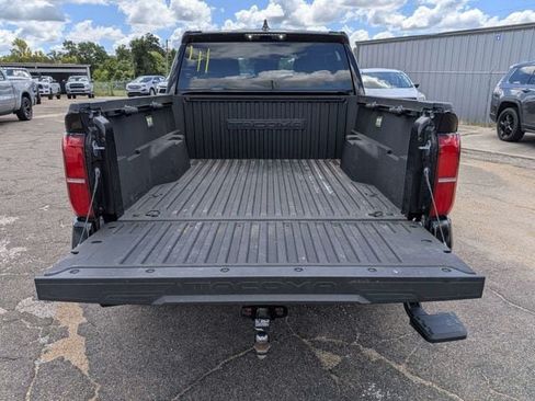 Used 2025 Toyota Tacoma TRD Sport AWD/4WD image 13