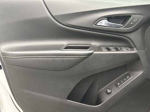 Used 2021 Chevrolet Equinox Premier w/ Redline Edition FWD image 9
