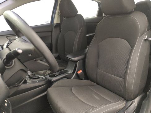 Used 2019 Kia Forte LXS FWD image 17