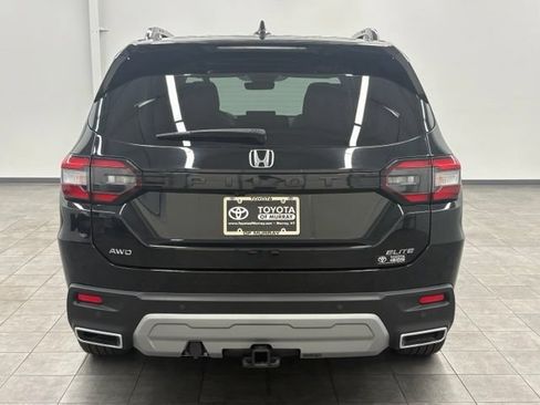 Used 2025 Honda Pilot Elite image 3