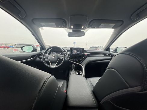 Used 2022 Toyota Camry XLE image 19
