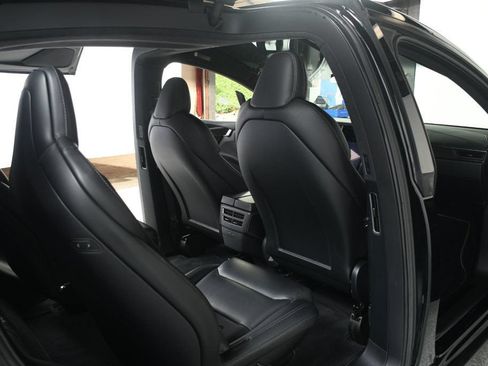 Used 2020 Tesla Model X Performance AWD/4WD image 36