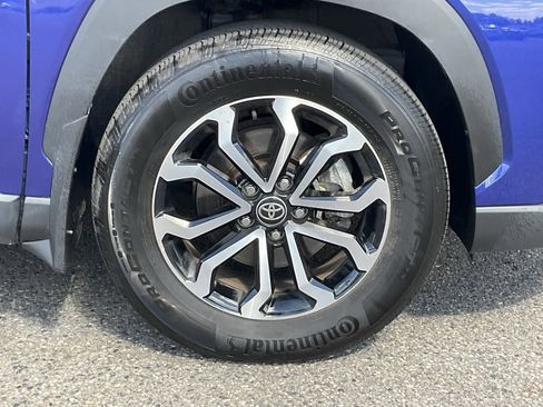Used 2023 Toyota Corolla Cross SE image 25