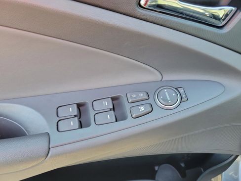 Used 2013 Hyundai Sonata SE image 18