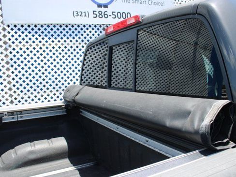 Used 2015 Nissan Frontier SV w/ SV Value Truck Package RWD image 8