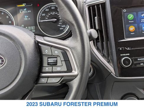 Used 2023 Subaru Forester Premium AWD/4WD image 18