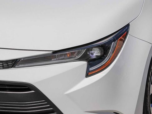 Used 2024 Toyota Corolla LE FWD image 4