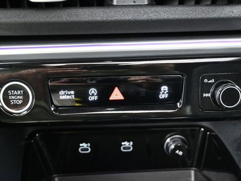 Used 2025 Audi Q5 Premium w/ Convenience Package AWD/4WD image 29