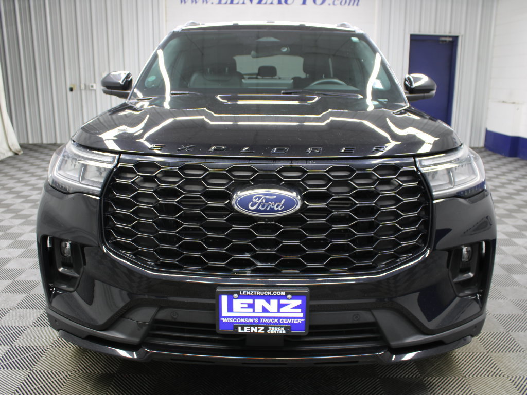 Used 2025 Ford Explorer ST-Line w/ ST-Line Street Pack AWD/4WD image 54