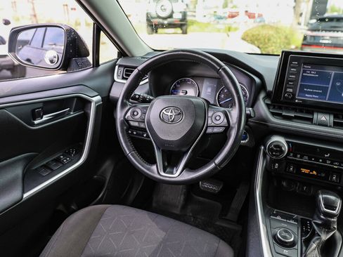 Certified 2020 Toyota RAV4 XLE image 5