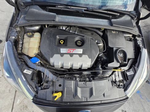 Used 2016 Ford Focus ST w/ Equipment Group 401A image 44