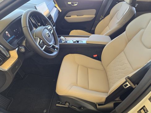 Used 2026 Volvo XC60 B5 Plus w/ Protection Package Premier AWD/4WD image 17