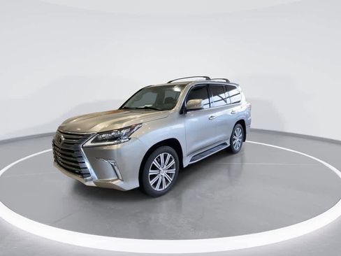 Used 2017 Lexus LX 570 4WD w/ Luxury Package image 4