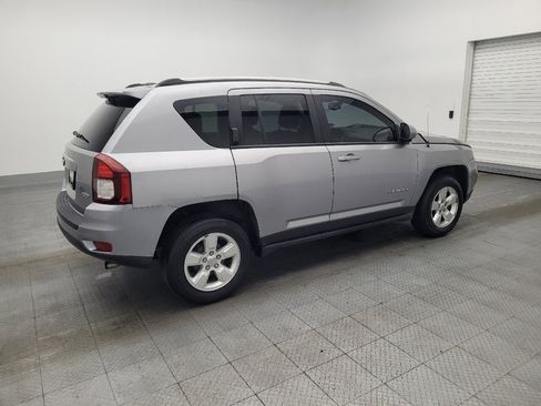 Used 2016 Jeep Compass Latitude image 10