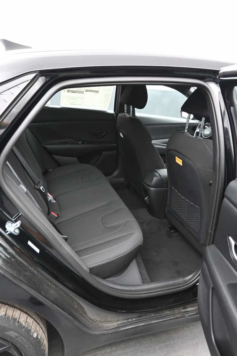 New 2026 Hyundai Elantra SEL Sport Premium FWD image 12
