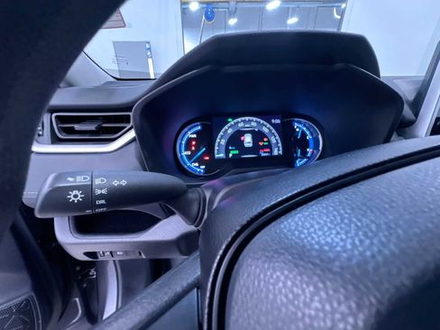 Used 2024 Toyota RAV4 LE image 18