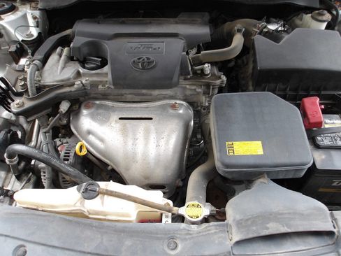 Used 2012 Toyota Camry SE FWD image 40