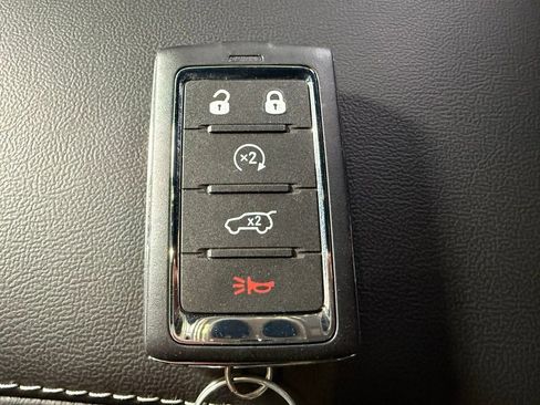 New 2025 Jeep Grand Cherokee Altitude image 24