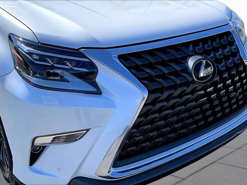Used 2021 Lexus GX 460 Premium w/ Accessory Package AWD/4WD image 28