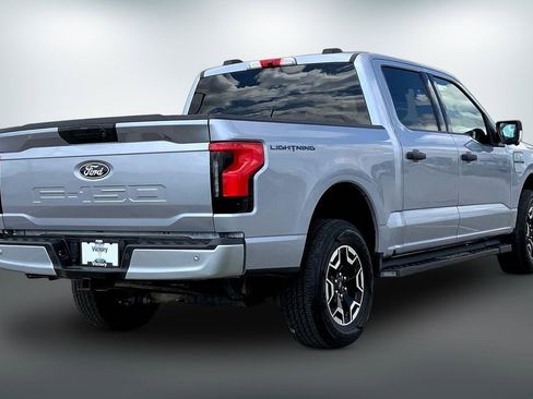 Used 2022 Ford F150 Lightning XLT AWD/4WD image 12