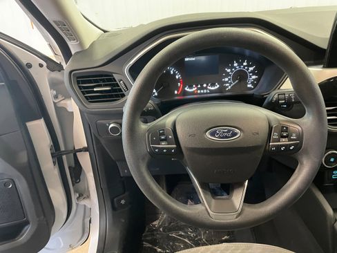 Used 2022 Ford Escape SE image 15