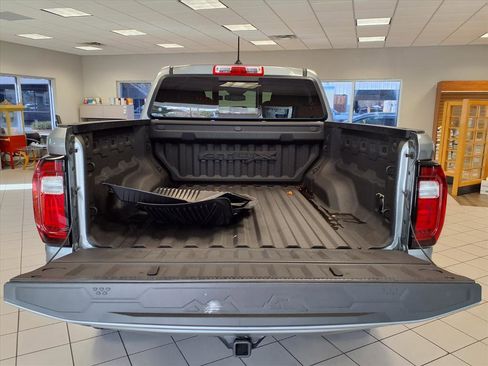 Used 2024 GMC Canyon AT4X image 17