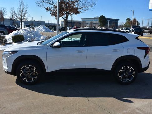 New 2026 Chevrolet Trax LT w/ Driver Confidence Package image 10