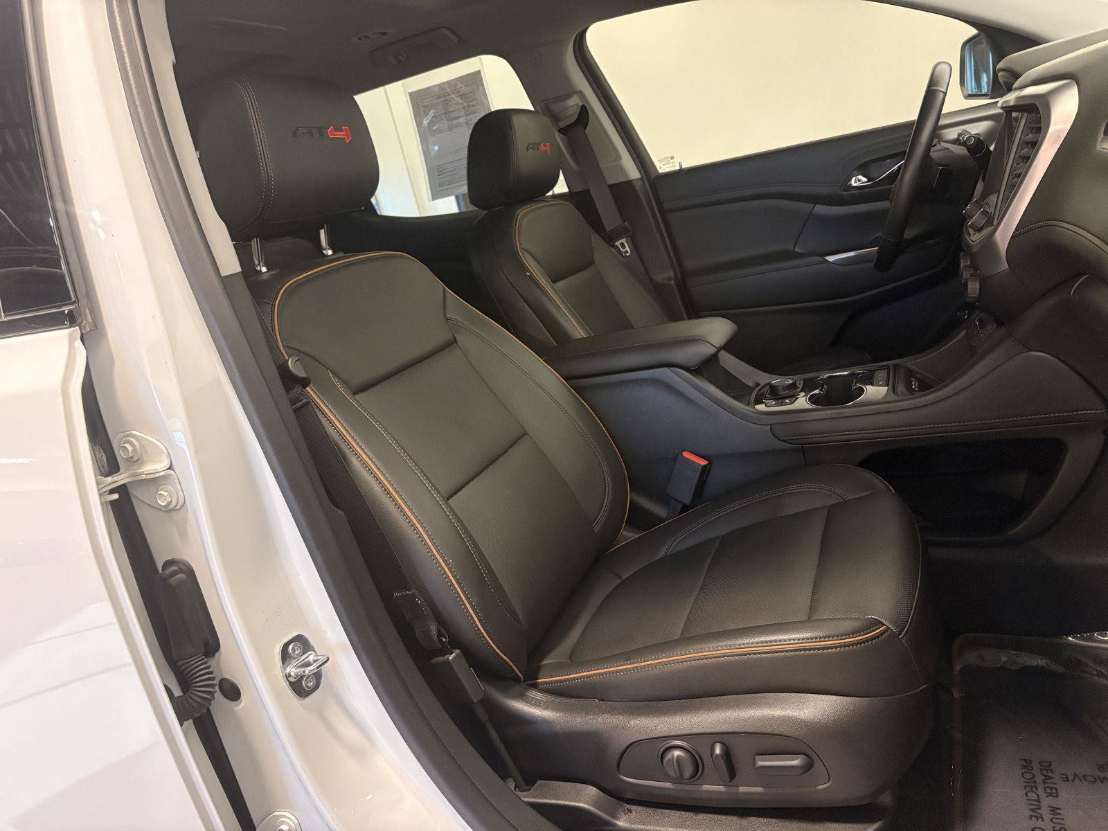 Used 2023 GMC Acadia AT4 w/ Technology Package AWD/4WD image 59