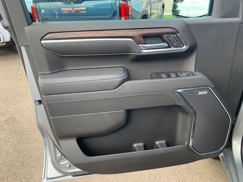 New 2026 GMC Sierra 1500 SLT w/ SLT Convenience Package image 16