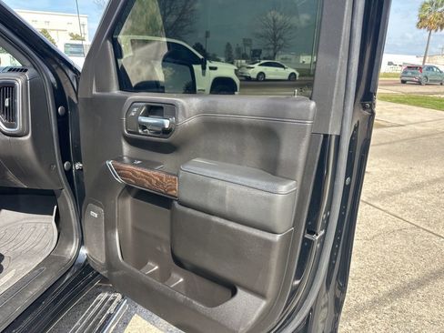 Used 2022 GMC Sierra 1500 Denali w/ Denali Premium Package image 11