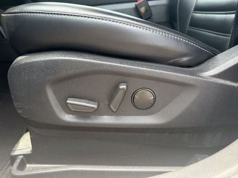 Used 2024 Ford Edge SEL AWD/4WD image 10
