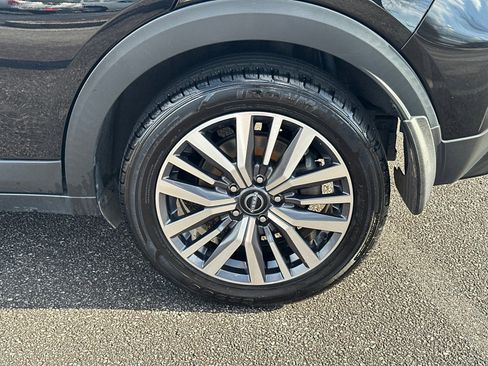 Used 2023 Nissan Kicks SV image 19