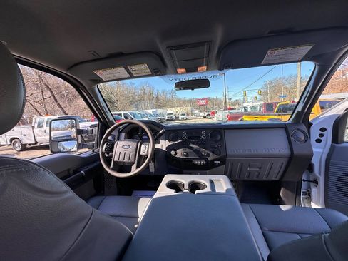 Used 2016 Ford F250 XL w/ XL Appearance Package image 9