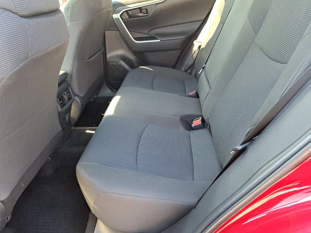 Used 2024 Toyota RAV4 LE AWD/4WD image 29